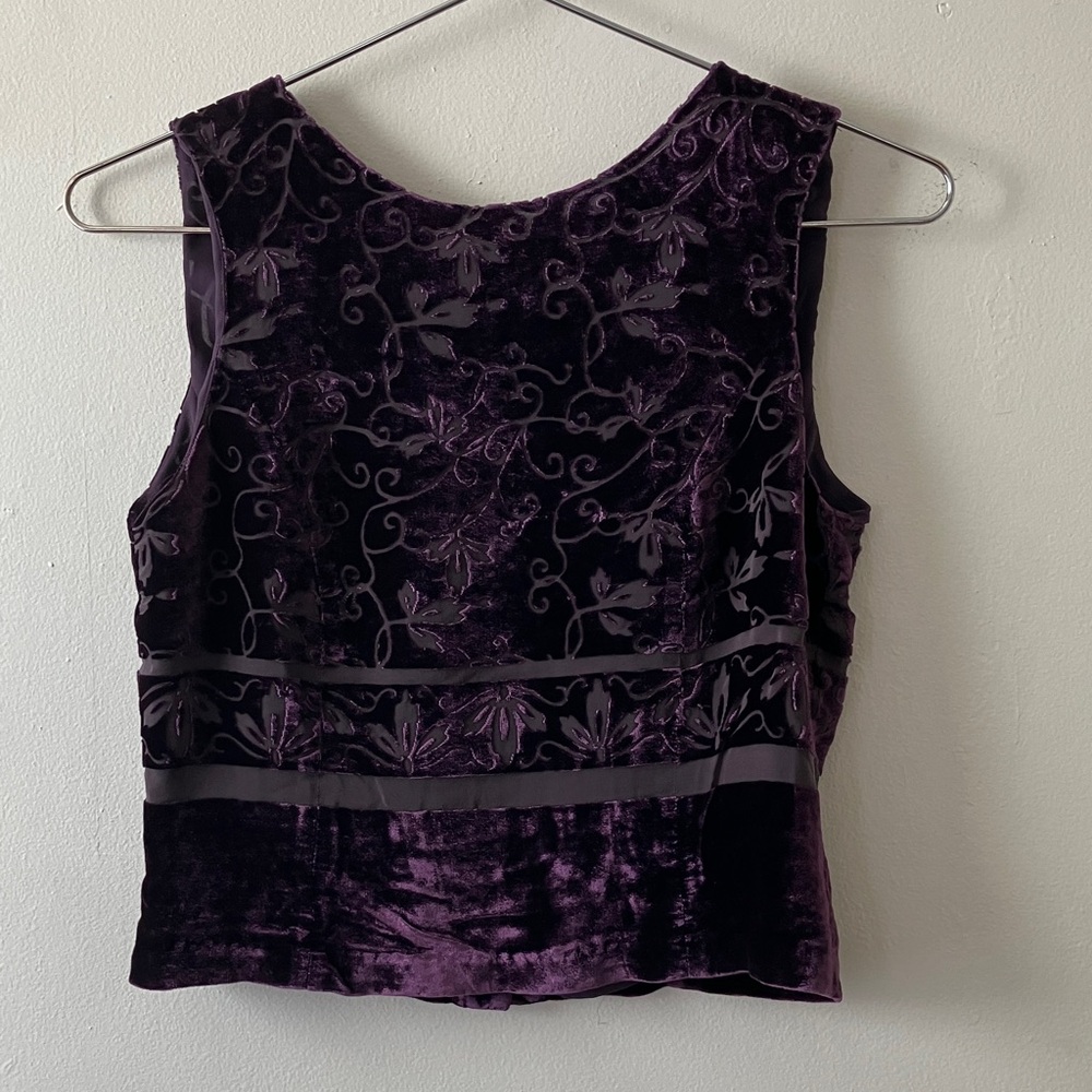 Vintage • Crushed Velvet Floral Tank in Purple - Picture 2 of 9